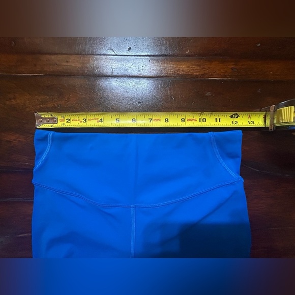 Lululemon Blue Cropped Leggings Size 6 - Picture 4 of 10